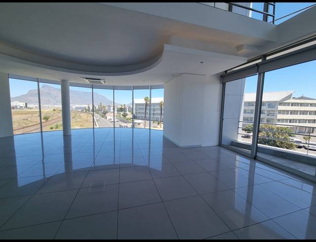 2,111M² OFFICE FOR SALE IN LAGOON BEACH